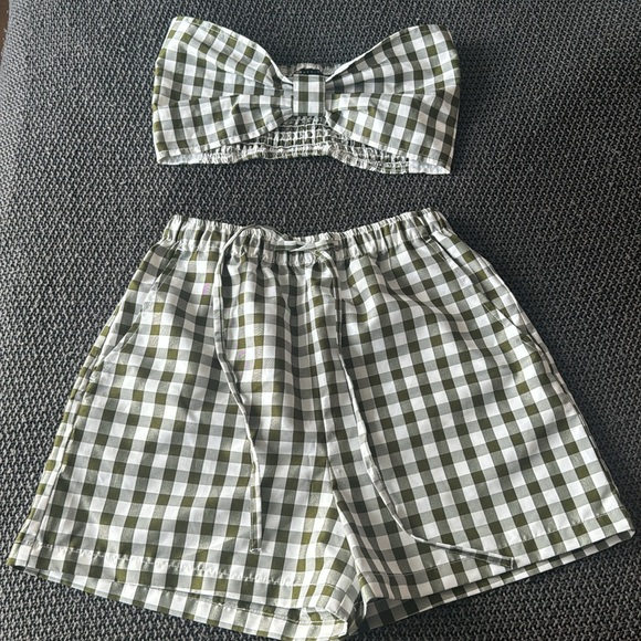 Matching Set - Picture 2 of 7